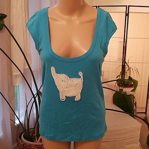 Super cute turquoise top with the white elephant o